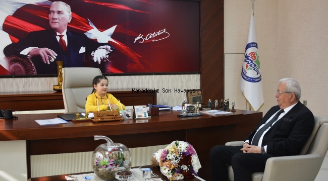 Başkan Posbıyık, Makamını 3. Sınıf Öğrencisine Devretti