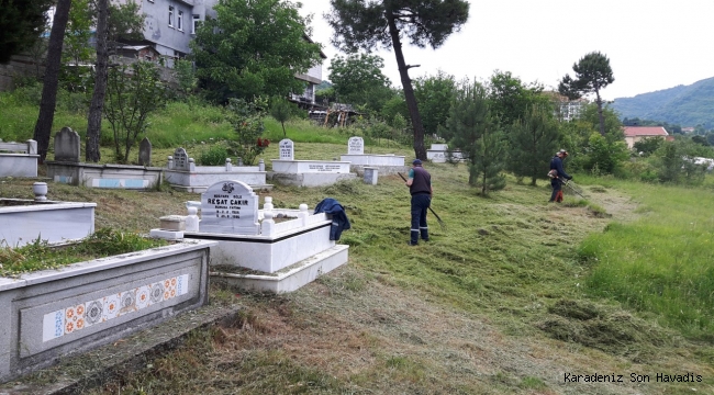CAMİ VE MEZARLIKLAR TEMİZLENİYOR