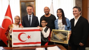 Dünya Çocukları, Başkan Dr. Ömer Selim Alan'ı Ziyaret Etti