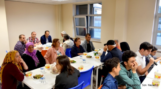 AHMET GÜN ANADOLU İMAM HATİP LİSESİ'NDE İFTAR