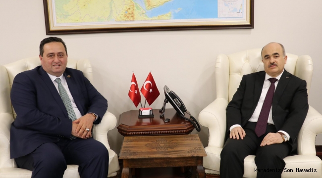 Başkan Yanmaz Düzce Valisi Zülkif Dağlı'yı Ziyaret Etti