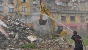 ÇÖMLEKÇİ’DE YIKIMLAR YENİDEN BAŞLADI