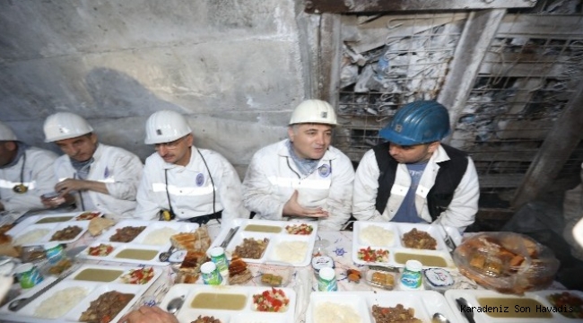 Enerji ve Tabii Kaynaklar Bakan Yard. Cansız ve Vali Bektaş Madencilerin İftar Sofrasına Konuk Oldular