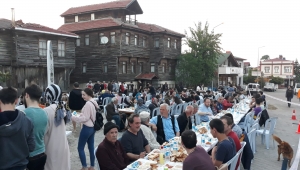 HALK MAHALLE İFTARLARINDA BULUŞUYOR