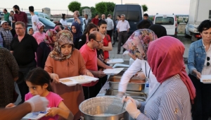 İftar Programlarına Yoğun İlgi