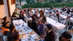 Mahalle İftarları Cami Kebir ve İzzetpaşa İle Devam Etti