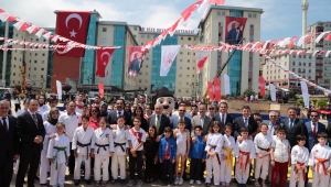 Rize'de 19 Mayıs Atatürk'ü Anma, Gençlik ve Spor Bayrımının 100. Yılı Kutlandı