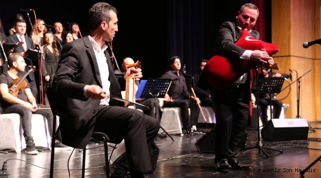 Türk Halk Korosu Konser Verdi