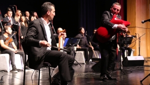 Türk Halk Korosu Konser Verdi