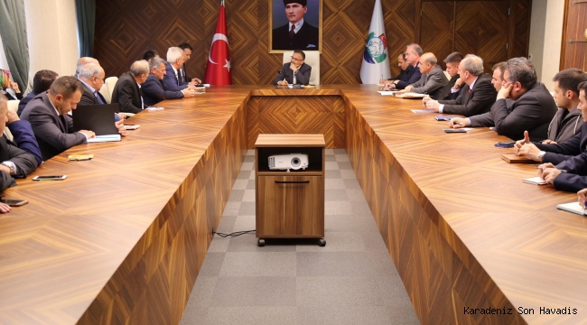 Vali Çeber, Muhtarlarla Bir Araya Geldi