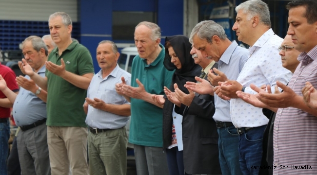 Geleneksel Pazartesi Duaları Devam Ediyor