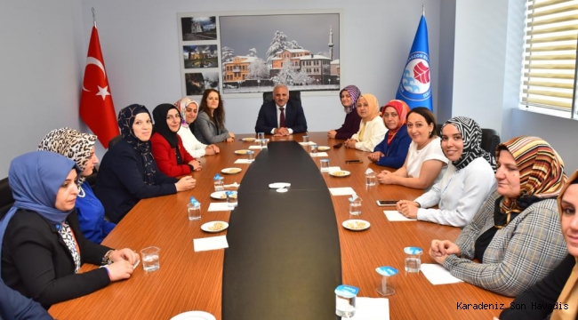 Ak Partili Kadınlar, Başkan Zorluoğlu’nu ziyaret etti