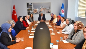 Ak Partili Kadınlar, Başkan Zorluoğlu’nu ziyaret etti