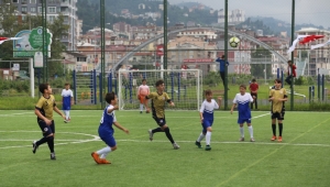 Çay ve Yaz Sporları Festivali minikler futbol turnuvasıyla başladı