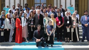 Cumhurbaşkanı Erdoğan, Amerikalı ve Kanadalı öğrencileri kabul etti