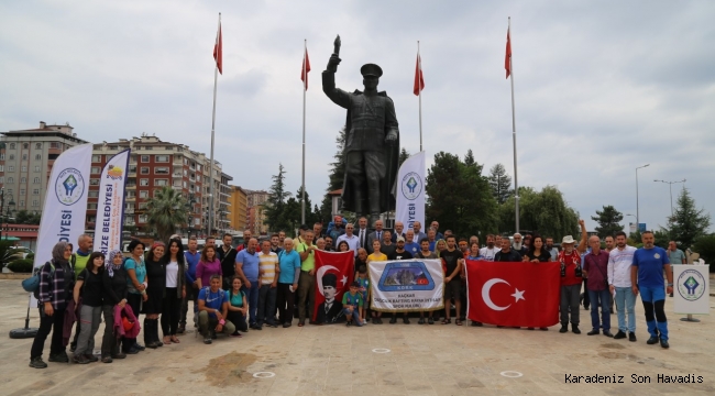 DAĞCI SPORCULAR ALTIPARMAK DAĞLARINA TIRMANMAK ÜZERE YOLA ÇIKTILAR