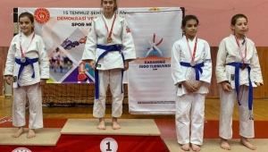 Rizeli minik judoda altın madalya kazandı