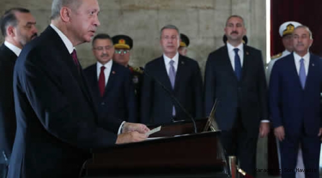 Cumhurbaşkanı Erdoğan, Yüksek Askerî Şûra üyeleriyle birlikte Anıtkabir'i ziyaret etti