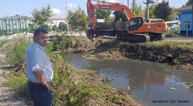 Sarı, İlçede Hasar Gören Yerleri Gezdi