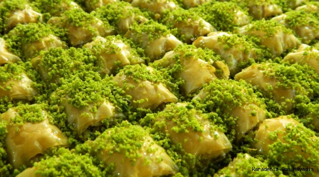 Baklavanın yeni adı ALTINELİ baklava 