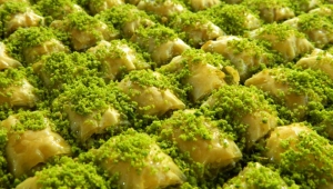 Baklavanın yeni adı ALTINELİ baklava 