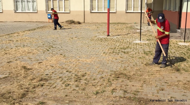 Karasu Belediyesi’nden Okullara Temizlik Desteği
