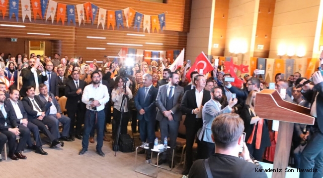 AK Parti Genel Başkan Yardımcısı Kandemir, İzmir İl Danışma Meclisi Toplantısı'na katıldı