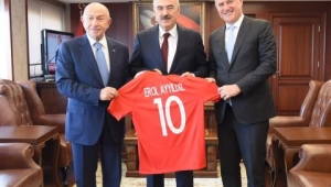 Başkan Özdemir, İzmir'de ziyaretlerde bulundu