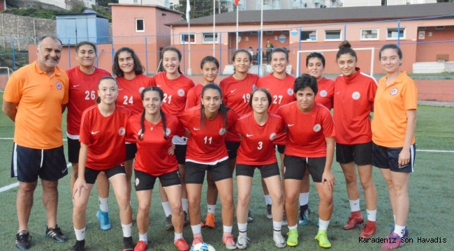 Kadın futbol takımı sezon hazırlıklarına başladı