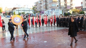 '' Atamızı Saygı ve Minnetle Andık ''