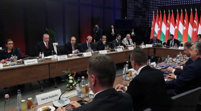Cumhurbaşkanı Erdoğan, Macar ve Türk iş insanlarıyla bir araya geldi