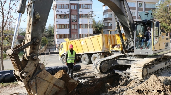 Emek Mahallesinde Alt Yapı Çalışmaları Devam Ediyor