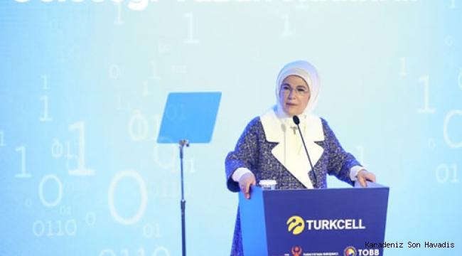 Emine Erdoğan, Geleceği Yazan Kadınlar Ödül Töreni'ne katıldı