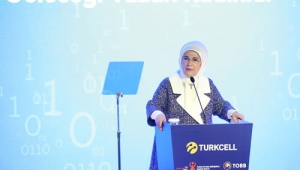 Emine Erdoğan, Geleceği Yazan Kadınlar Ödül Töreni'ne katıldı