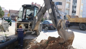 Esentepe Mahallesi Yağmur Suyu Hattı Döşeniyor
