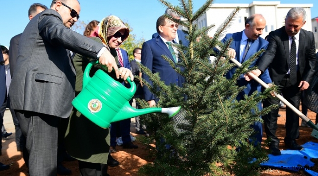 Milli Ağaçlandırma Günü'nde Trabzon'da Binlerce Fidan Dikildi