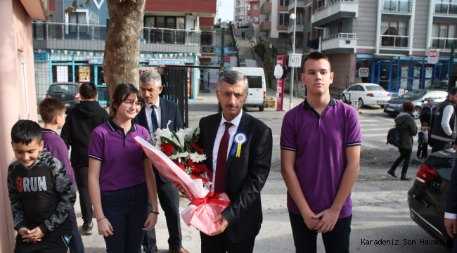 Vali Erdoğan Bektaş İbrahim Fikri Anıl Ortaokulunu Ziyaret Etti.