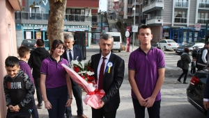 Vali Erdoğan Bektaş İbrahim Fikri Anıl Ortaokulunu Ziyaret Etti.