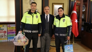 DUYARLI POLİS MEMURUNA BELEDİYE BAŞKANI METİN’DEN TEŞEKKÜR