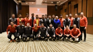 Profesyonel Futbolcular için Aday Hakem Kursu yapıldı