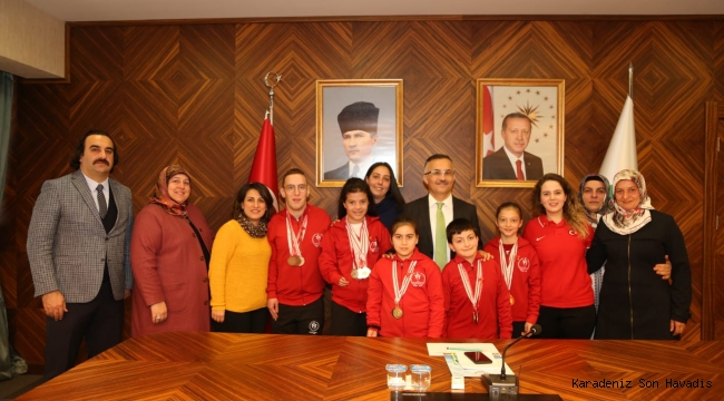 Vali Çeber, Engelli Sporcularla Bir Arada