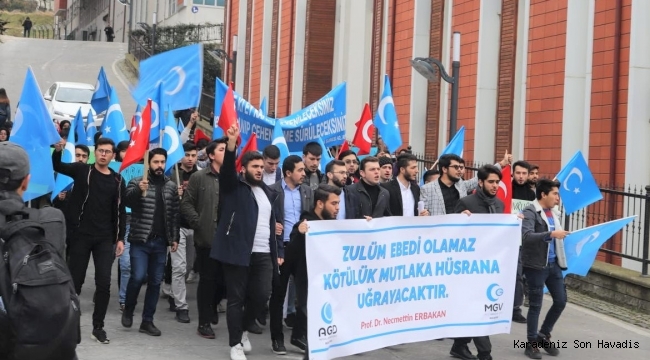 ANADOLU GENÇLİK “DOĞU TÜRKİSTAN” İÇİN YÜRÜDÜ!