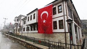 Başkan Varlı’dan Türk Bayrağı Talimatı