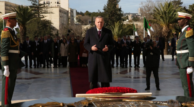 Cumhurbaşkanı Erdoğan, Cezayir'de Şehitler Abidesi'ni ziyaret etti