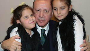Cumhurbaşkanı Erdoğan, görme engelli öğrencileri kabul etti