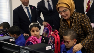 Emine Erdoğan Cezayir’de bilgisayar laboratuvarı açtı