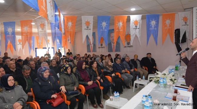 Erkan Kandemir, Afyonkarahisar'ın Sandıklı ilçesini ziyaret ederek partililer ile bir araya geldi.