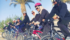 Suudi Arabistan’da bin kadın pedal çevirdi
