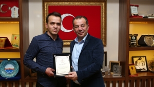 Bedensel Engelliler Spor Federasyonu’ndan Başkan Özcan’a teşekkür plaketi