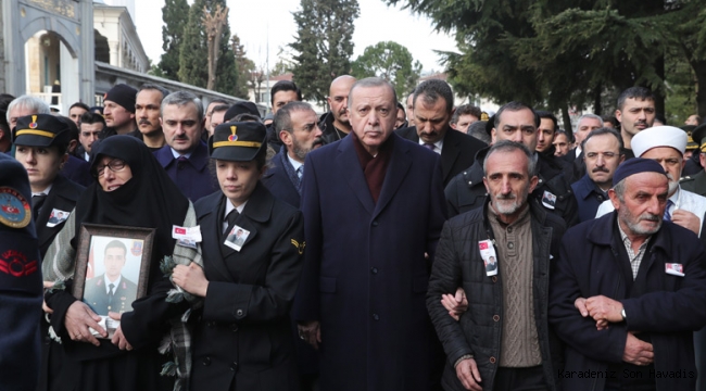 Cumhurbaşkanı Erdoğan, şehit Jandarma Uzman Onbaşı Cihan Erat'ın cenaze törenine katıldı